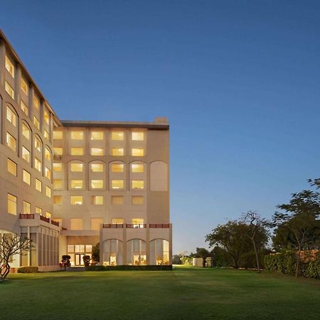 Ramada By Wyndham Jaipur Jaisinghpura Hotel Exterior photo