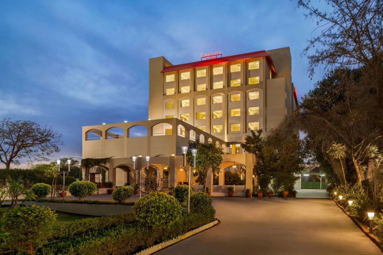 Ramada By Wyndham Jaipur Jaisinghpura Hotel Exterior photo