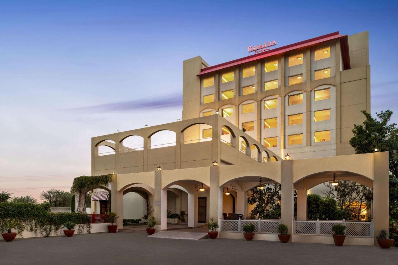 Ramada By Wyndham Jaipur Jaisinghpura Hotel Exterior photo