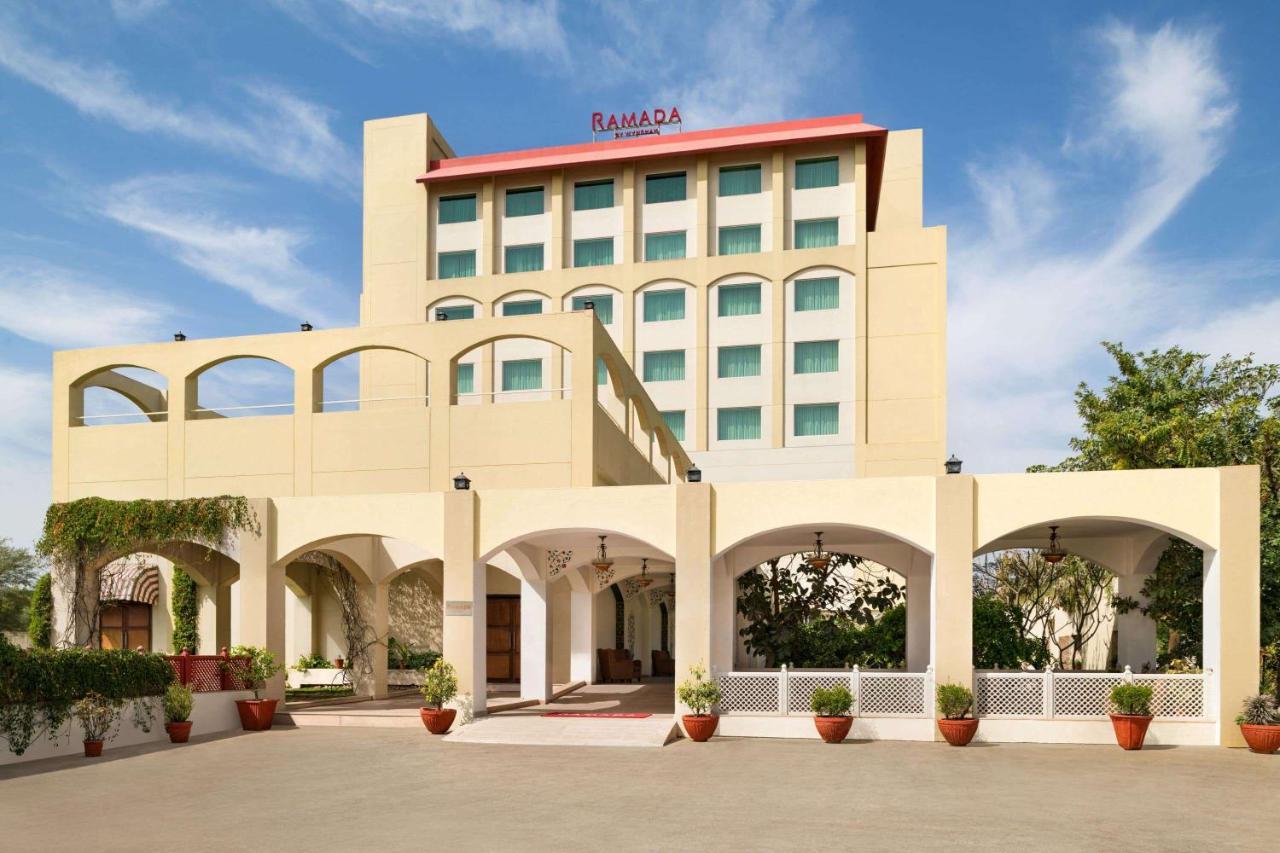 Ramada By Wyndham Jaipur Jaisinghpura Hotel Exterior photo