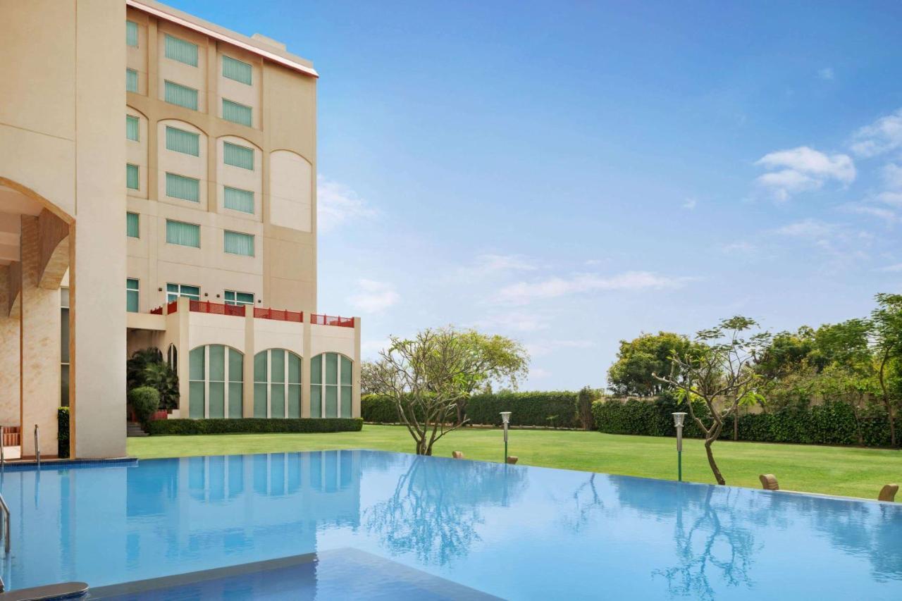 Ramada By Wyndham Jaipur Jaisinghpura Hotel Exterior photo